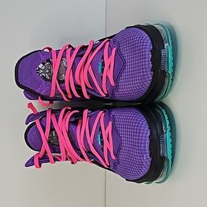 ⬇️Nike LeBron 19 Basketball Sneaker Mens 8.5 / 10 Womens